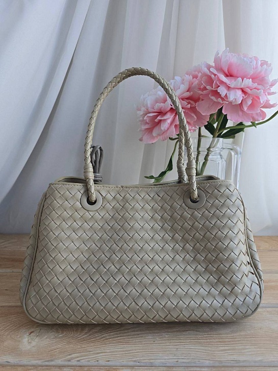 Кожаная сумка Bottega Veneta Basket 30x20 см - Beige