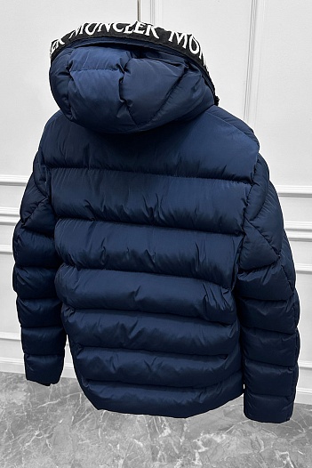 Утеплённая куртка тёмно-синего цвета Moncler logo-patch   