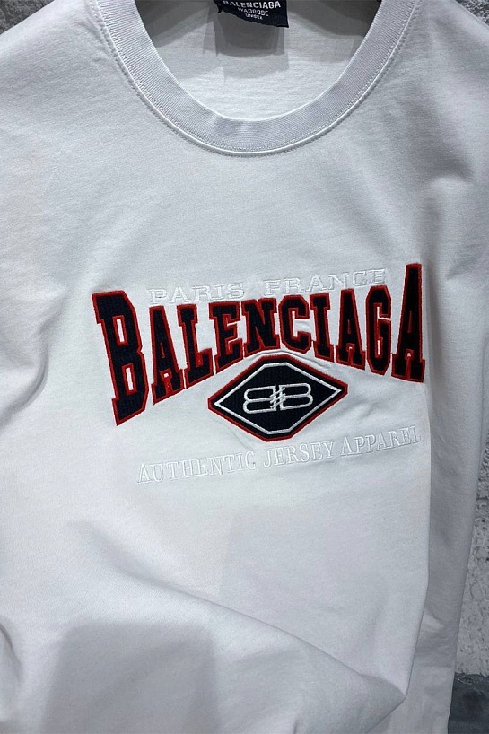 Белая оверсайз футболка Balenciaga Logo-Embroidered