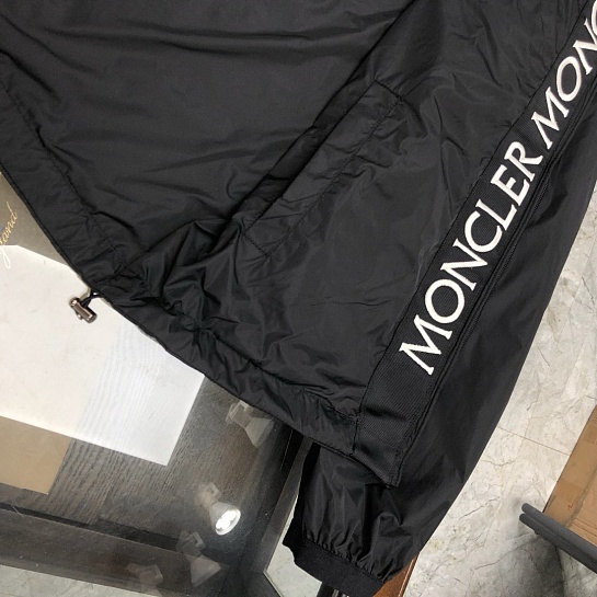 Двусторонняя ветровка Moncler чёрного цвета