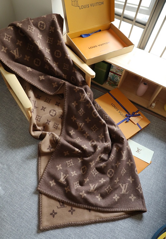 Плед Louis Vuitton Neo Monogram premium 140x180 см - Brown