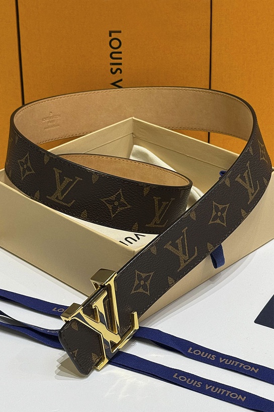 Кожаный ремень Louis Vuitton Initiales premium