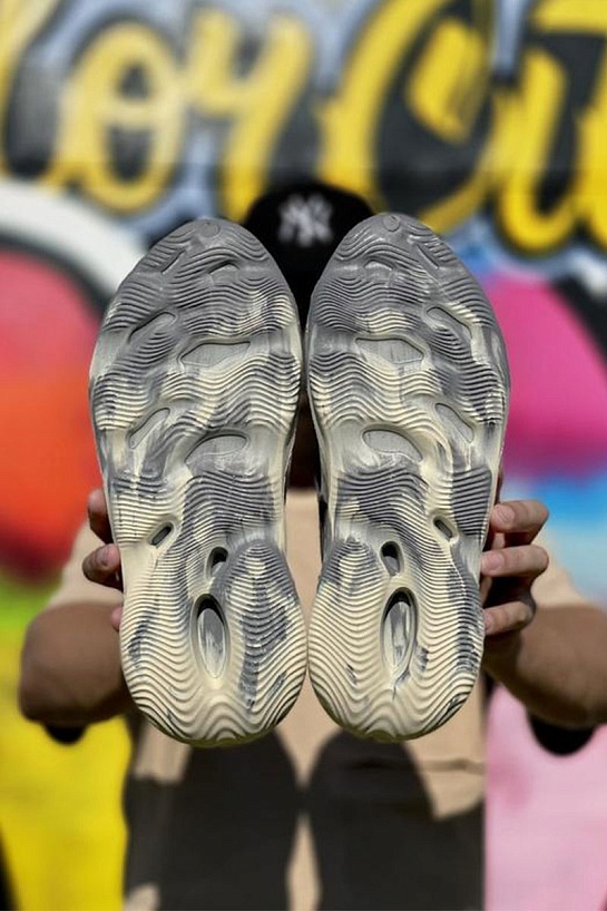 Кроссовки Adidas Yeezy Foam RNNR MXT "Moon Grey"