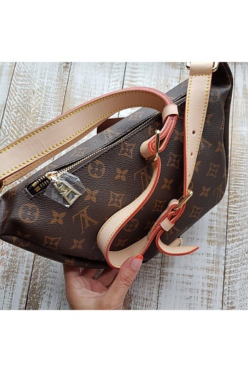 Кожаная сумка на пояс Louis Vuitton Bumbag Monogram 28x14 см   