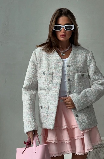 Женский твидовый пиджак Chanel бежевого цвета   