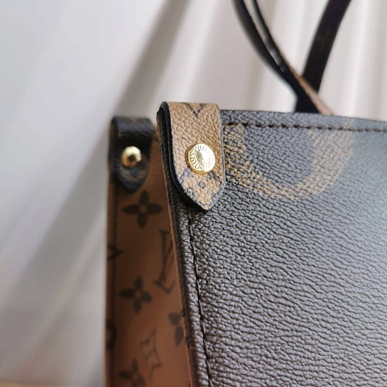 Кожаная сумка Louis Vuitton OnTheGo MM 35x26 см