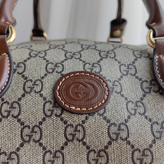 Дорожная сумка Gucci Interlocking G Duffle Bag in Beige 40x25 см