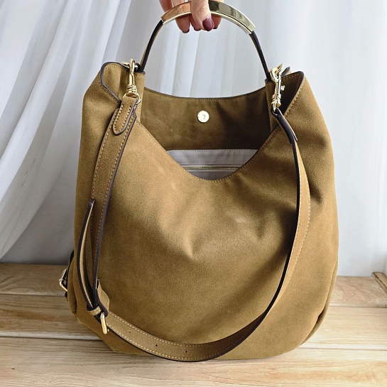 Замшевая сумка Moschino 42x31 см