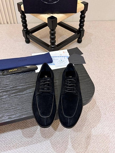 Мужские замшевые ботинки Prada   