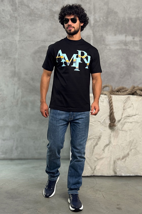 Футболка чёрного цвета Amiri staggered logo