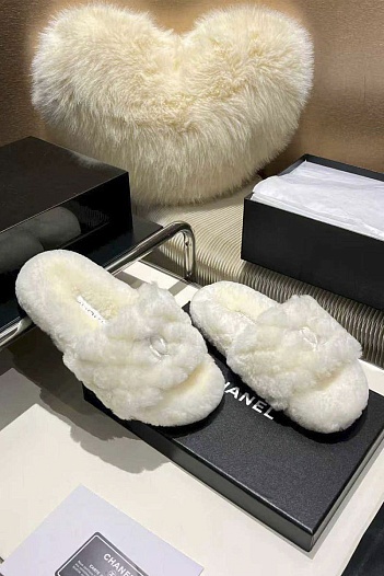 Женские меховые шлёпанцы Chanel Oran premium - White   