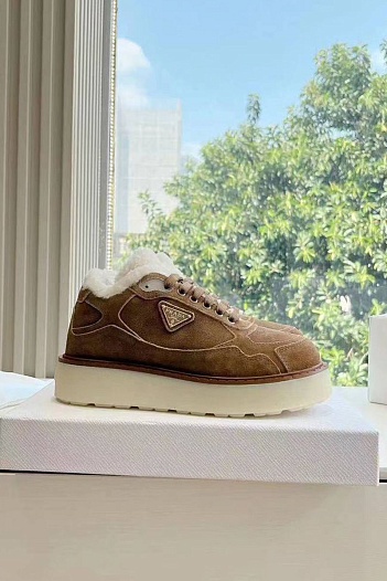 Женские замшевые кроссовки с мехом Prada Premium - Chestnut   