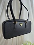 Кожаная чёрная сумка Prada 31x16 см