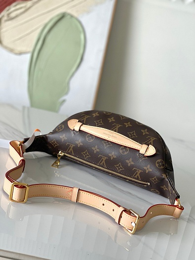 Кожаная сумка на пояс Louis Vuitton Bumbag Monogram Premium 37x14x13 см   