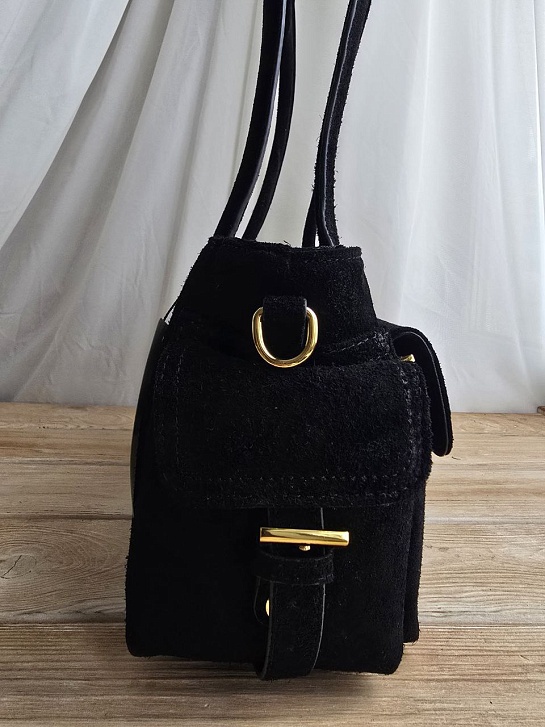 Замшевая сумка Prada 30x16 см