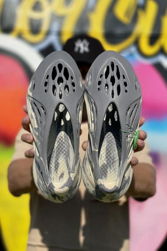 Кроссовки Adidas Yeezy Foam RNNR MXT "Moon Grey"