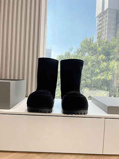 Женские ботинки  Balenciaga Premium Alaska Fur Low Boot  - Black   