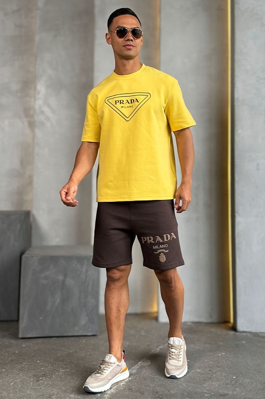 Жёлтая оверсайз футболка Prada Milano logo