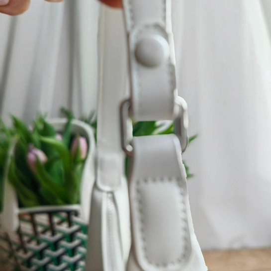 Женская кожаная сумка Prada Cleo 25x21 см (2 расцветки)