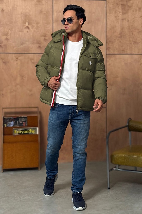 Мужская куртка Moncler зелёного цвета