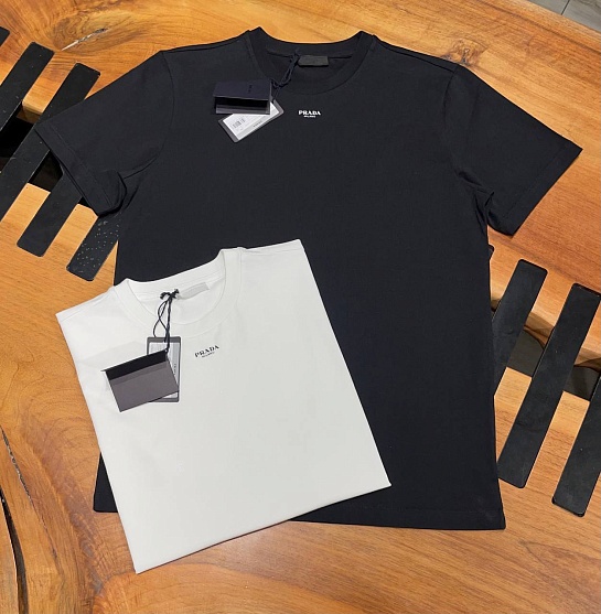 Футболка чёрного цвета Prada Milano