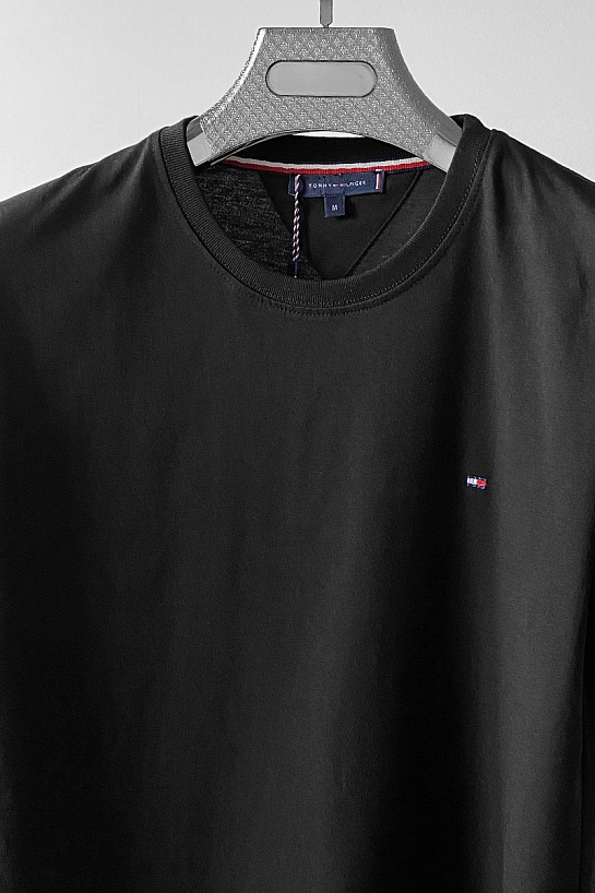 Мужская чёрная футболка Tommy Hilfiger