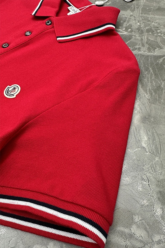 Мужское поло красного цвета Moncler logo-patch
