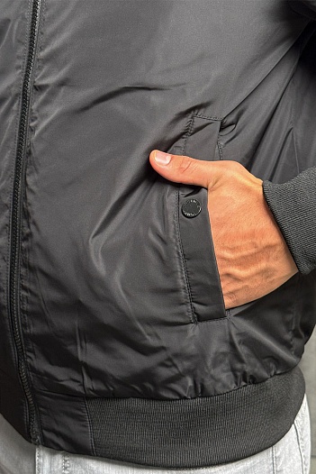 Мужская ветровка Tommy Hilfiger чёрного цвета   