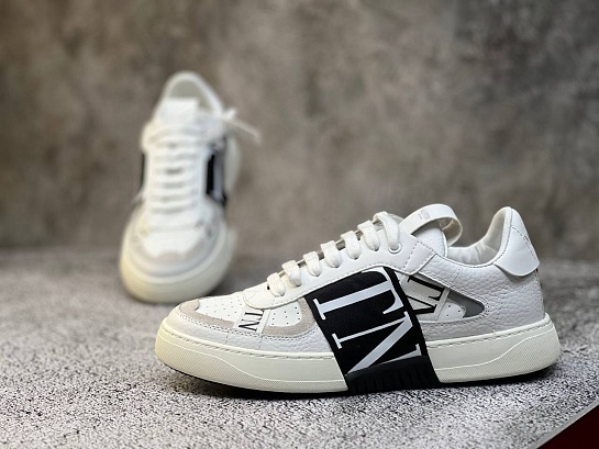 Женские кожаные кроссовки Valentino Gavani