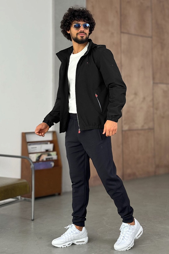 Мужская чёрная ветровка Kiton