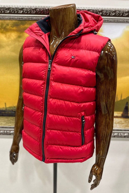 Красный жилет Tommy Hilfiger embroidered-logo