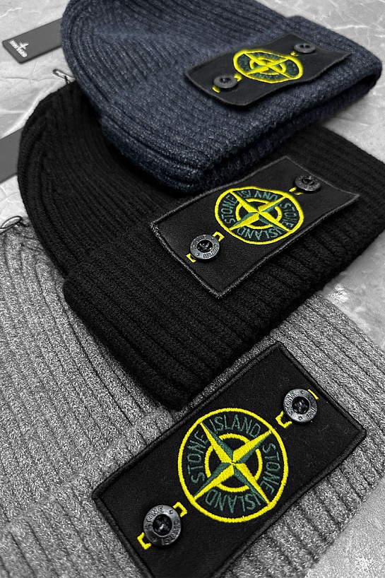 Шапка чёрного цвета Stone Island compass patch