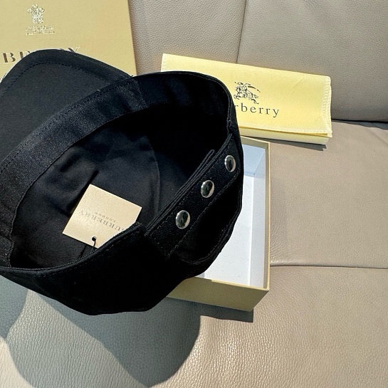 Бейсболка чёрного цвета Burberry premium