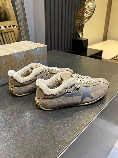 Женские замшевые кроссовки с мехом Golden Goose Super-Star premium   