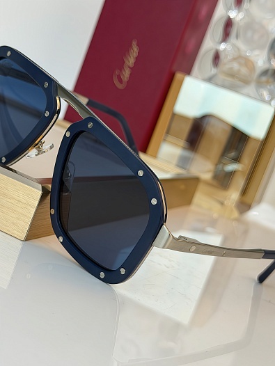 Солнцезащитные очки Cartier Santos    