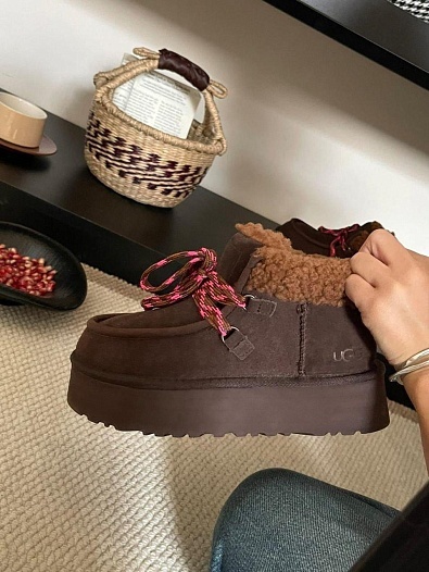 Женские замшевые ботинки с мехом UGG Funkarra Cabin Cuff - Brown   