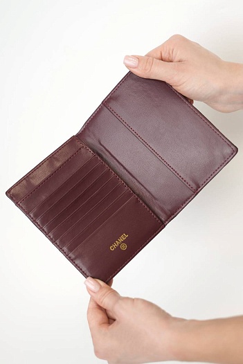 Кожаная обложка на паспорт Chanel quilted 14.5x10 см   