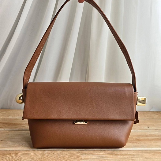 Кожаная сумка Jacquemus The Rond Carre 26x16 см   