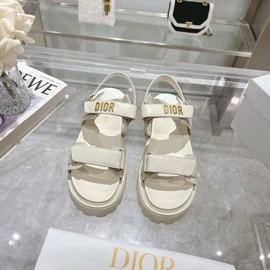 Белые женские кожаные сандалии Dior   