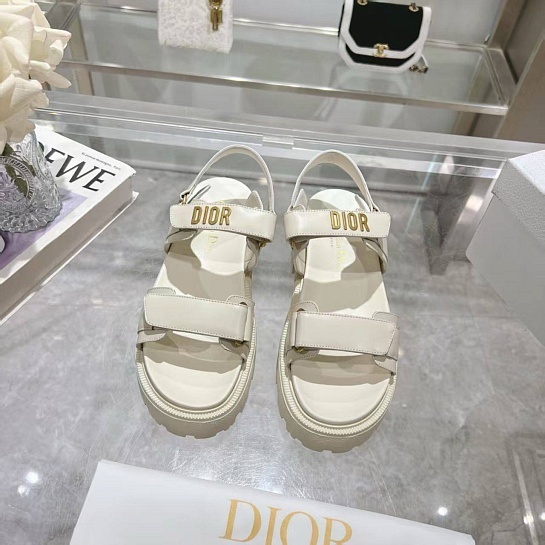 Белые женские кожаные сандалии Dior