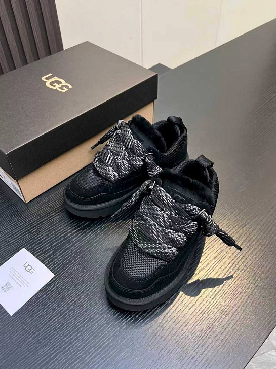 Женские замшевые ботинки UGG Lowmel