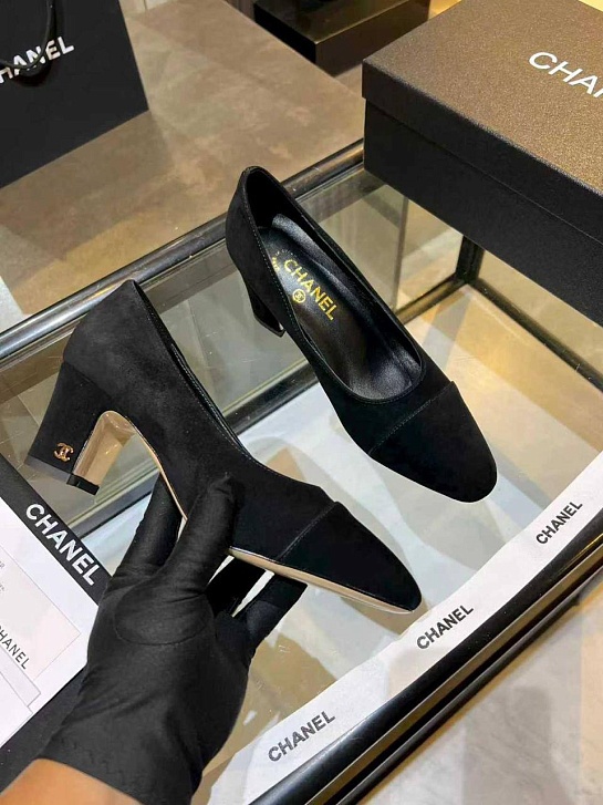 Женские замшевые туфли на каблуке Chanel premium