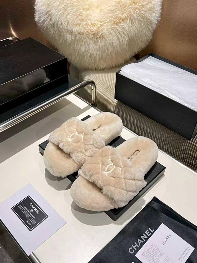 Женские меховые шлёпанцы Chanel Oran premium - Beige   