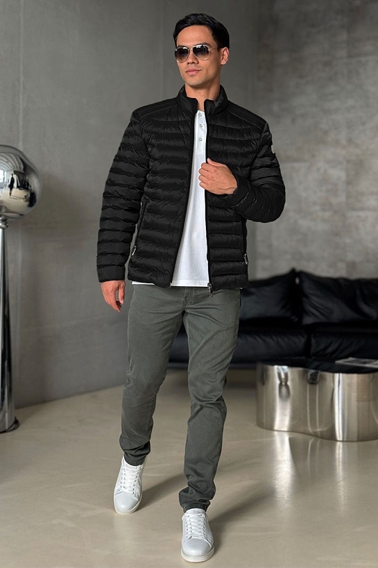 Мужская чёрная куртка Moncler logo-patch