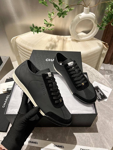 Женские кожаные кроссовки Chanel чёрного цвета   