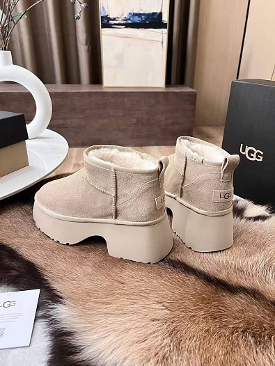 Женские замшевые ботинки UGG Heights - Beige   