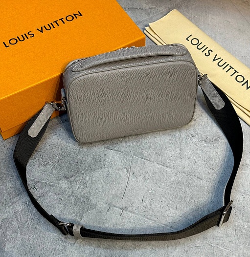 Кожаная сумка Louis Vuitton Avenue Messenger Premium 22.6x15.5x7 см   