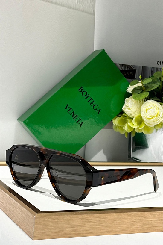 Солнцезащитные очки Bottega Veneta