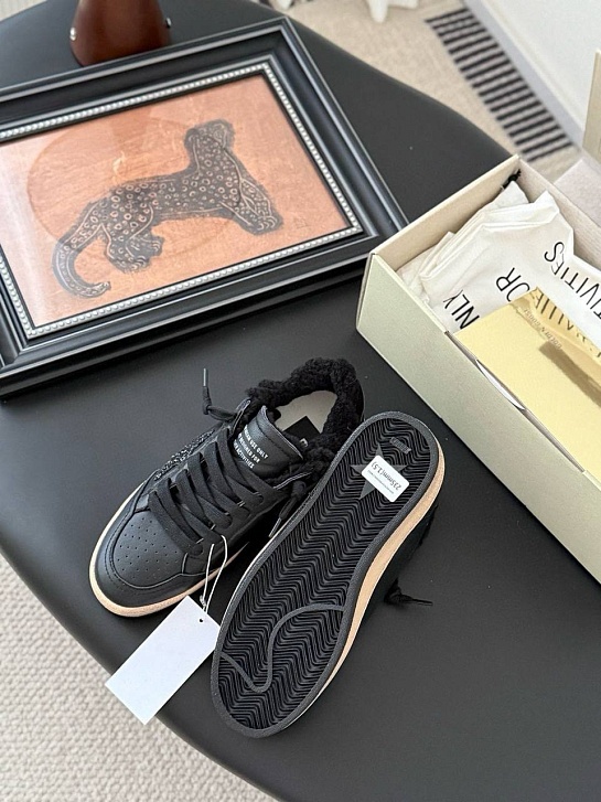 Женские кроссовки с мехом Golden Goose