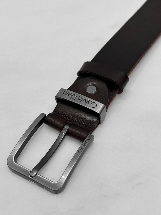 Мужской кожаный ремень Calvin Klein коричневого цвета